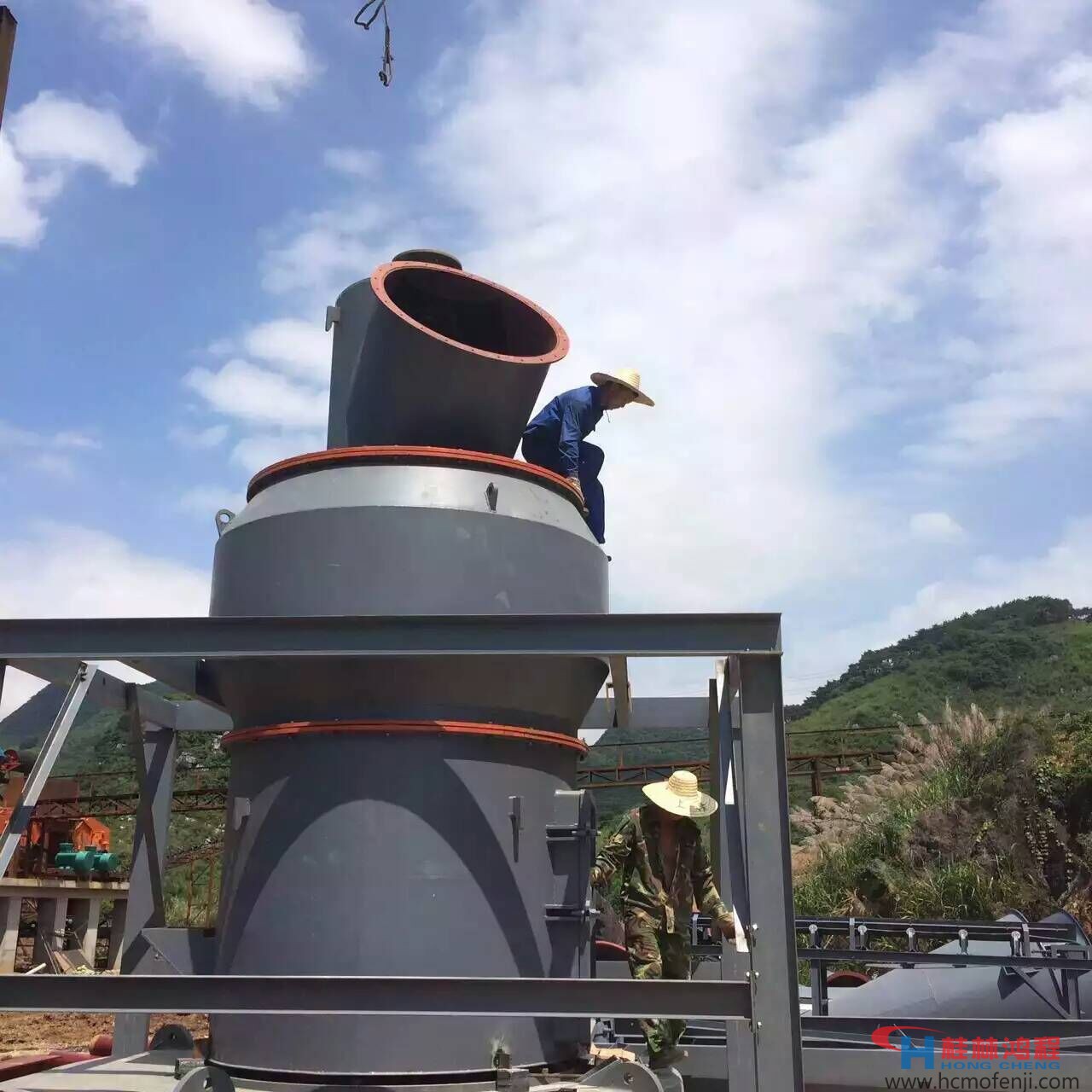 桂林鴻程，大型縱擺磨粉系統(tǒng)，HC1700，HCH980，賀州，碳酸鈣，磨粉機