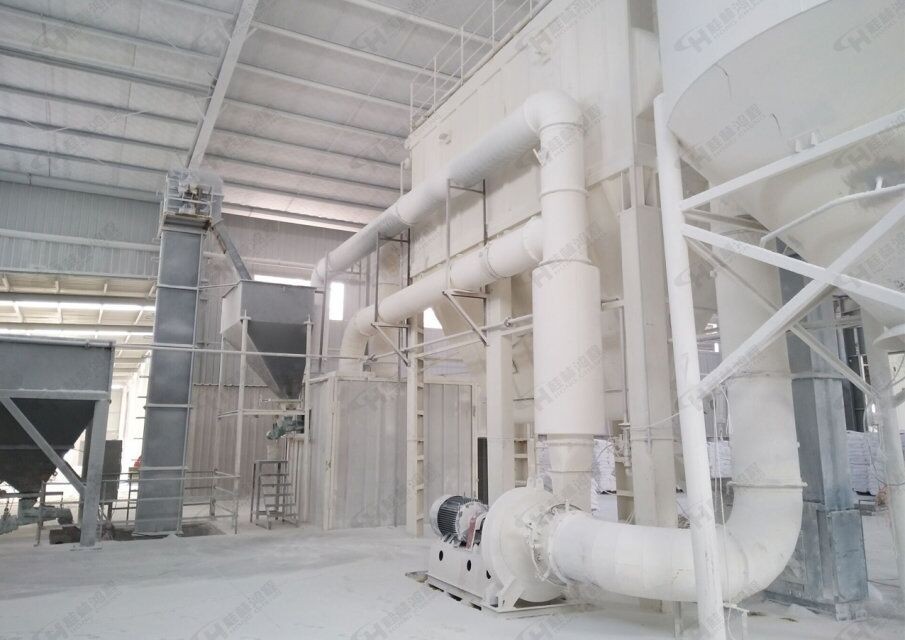 小型石灰石磨粉機配
置三:HCH780超細環輥磨粉機 小型石灰石磨粉機配置三:HCH780超細環輥磨粉機